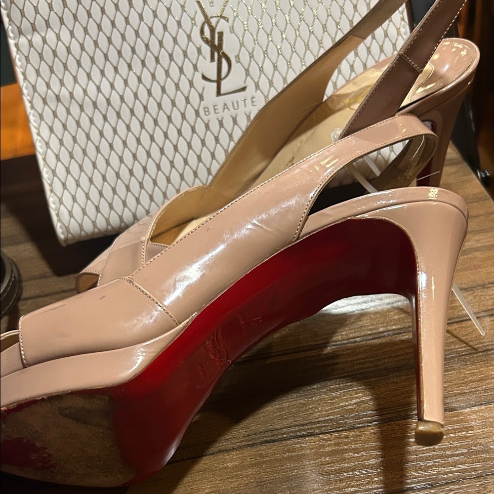 ❤️sold ❤️ Louboutin Nude patent slingback heels peep toe pumps red sole - Picture 2 of 11